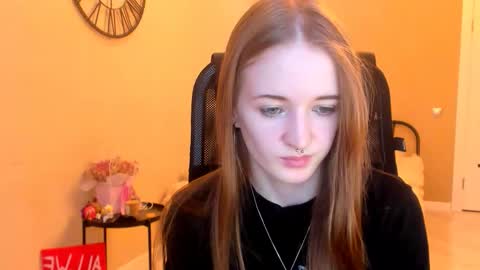 katekayer online show from 11.17.25