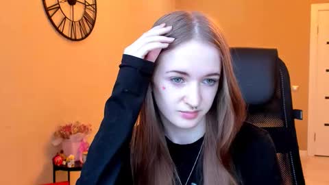 katekayer online show from 11.22.25