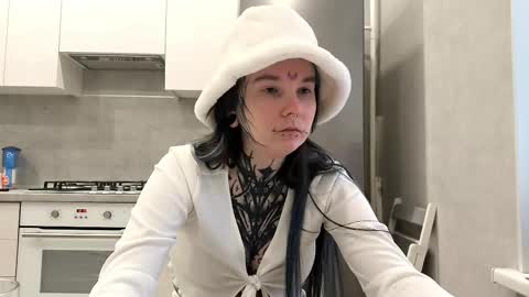 Snapshot of katelynnjenness chatting on 01.19.26 Milana online show from 01.19.26