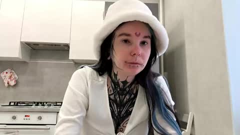 Snapshot of katelynnjenness chatting on 02.01.26 Milana online show from 02.01.26