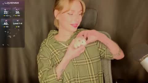 Snapshot of kateslil chatting on 03.16.26 Kate online show from 03.16.26