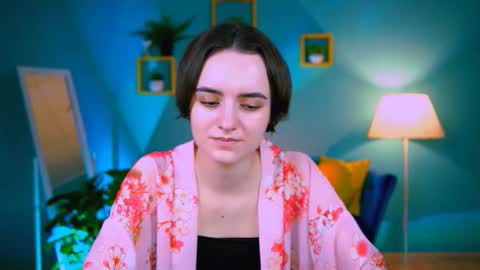 Snapshot of katewillows chatting on 12.04.25 katewillows online show from 12.04.25