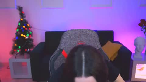 Snapshot of katewillows chatting on 12.20.25 katewillows online show from 12.20.25