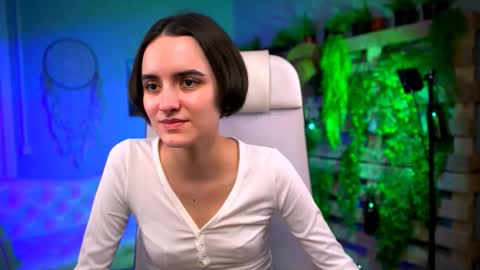 katewillows online show from 03.02.26