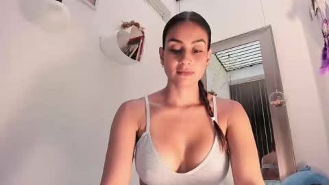 Snapshot of kathe_vergara chatting on 12.23.24 kathe online show from 12.23.24