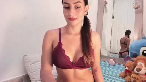 Snapshot of kathe_vergara chatting on 12.28.24 kathe online show from 12.28.24