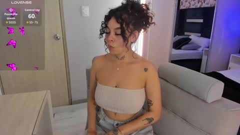 KatheGomez  online show from 12.02.25