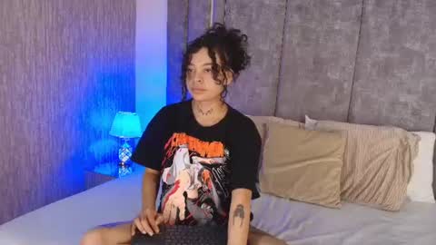 Snapshot of kathegomez_ chatting on 06.26.26 KatheGomez online show from 06.26.26