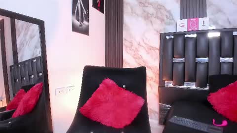 Snapshot of katherina_diaz chatting on 06.25.26 Katherina online show from 06.25.26