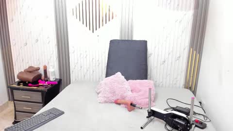 Snapshot of katherynvidal chatting on 12.14.25 Katheryn online show from 12.14.25