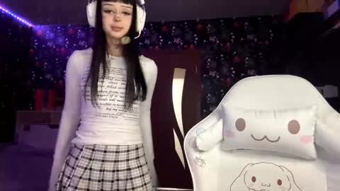 Snapshot of kathimatayoshi chatting on 02.19.26 Luna online show from 02.19.26