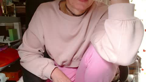 Snapshot of kathleenedwards chatting on 05.21.26 Kathleen online show from 05.21.26