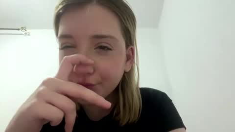 Snapshot of kathrinekiening chatting on 05.30.26 Jessie online show from 05.30.26