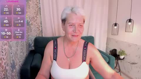 Snapshot of kathy_sunn chatting on 06.10.26 Kathy online show from 06.10.26