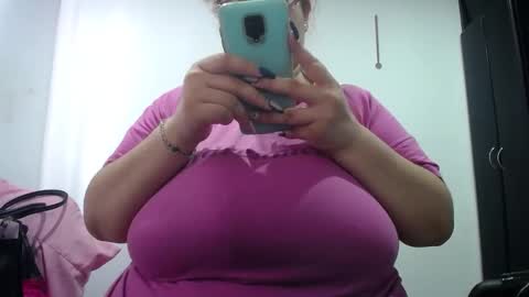 Snapshot of kathybigboobsbbw_ chatting on 12.20.24 kathybigboobsbbw_ online show from 12.20.24