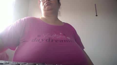 Snapshot of kathybigboobsbbw_ chatting on 12.22.24 kathybigboobsbbw_ online show from 12.22.24