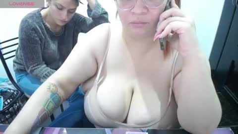 Snapshot of kathybigboobsbbw_ chatting on 01.28.25 kathybigboobsbbw_ online show from 01.28.25