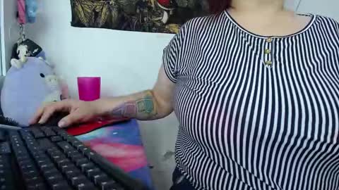 Snapshot of kathybigboobsbbw_ chatting on 03.06.25 kathybigboobsbbw_ online show from 03.06.25