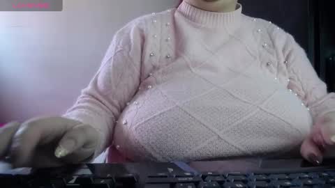 Snapshot of kathybigboobsbbw_ chatting on 09.17.25 kathybigboobsbbw_ online show from 09.17.25