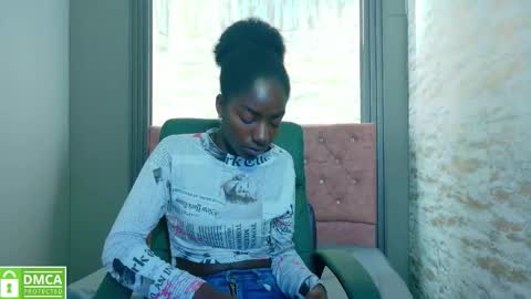 Snapshot of katia_green chatting on 09.17.25 Katia online show from 09.17.25