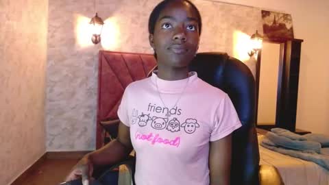Snapshot of katia_green chatting on 09.19.25 Katia online show from 09.19.25