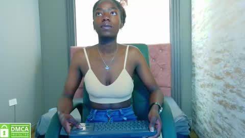 Snapshot of katia_green chatting on 09.22.25 Katia online show from 09.22.25