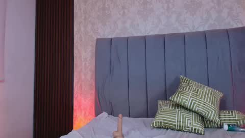 Snapshot of katia_moregb chatting on 02.21.25 Karen Villas online show from 02.21.25