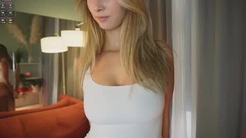 Snapshot of katie_dierse chatting on 09.26.25 Katie online show from 09.26.25