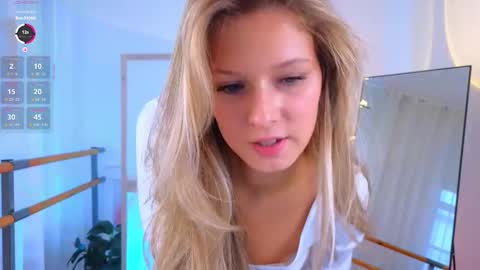 Snapshot of katie_dierse chatting on 10.10.25 Katie online show from 10.10.25