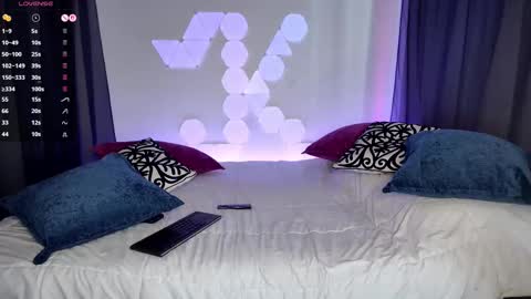 Snapshot of katie_kross_ chatting on 10.21.25 Katie Kross online show from 10.21.25