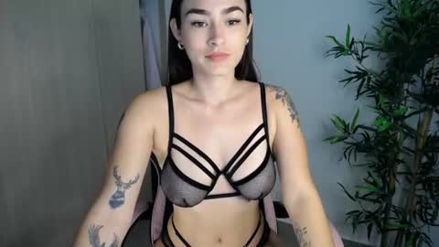 Snapshot of katiejane_ chatting on 06.26.26 Katie Jane online show from 06.26.26