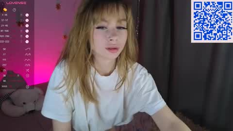 Snapshot of katrin_james chatting on 01.12.26 Kate online show from 01.12.26