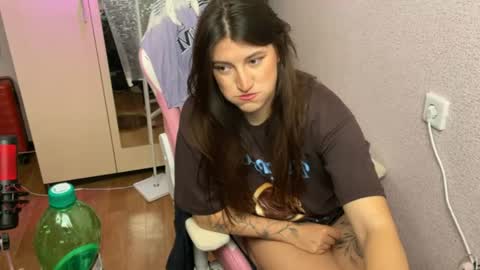 Snapshot of katrin_kristal chatting on 05.06.26 naked in pvt show 100 tk online show from 05.06.26