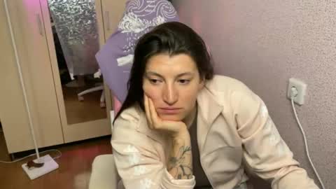 Snapshot of katrin_kristal chatting on 05.08.26 naked in pvt show 100 tk online show from 05.08.26