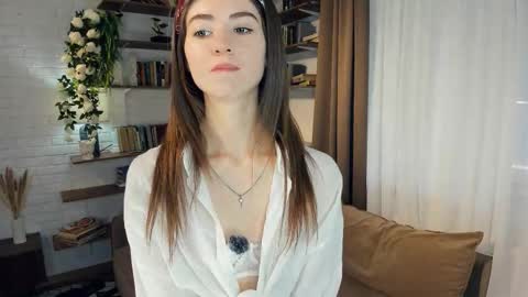 Kate Aurora online show from 03.21.26