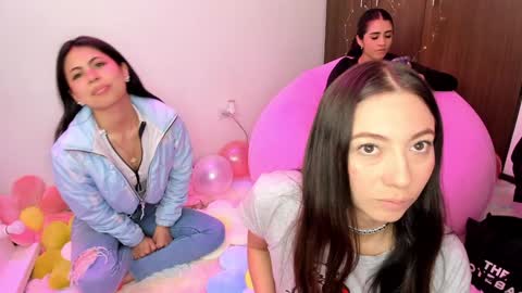 Snapshot of katrinrosex chatting on 12.11.24 Katrin online show from 12.11.24