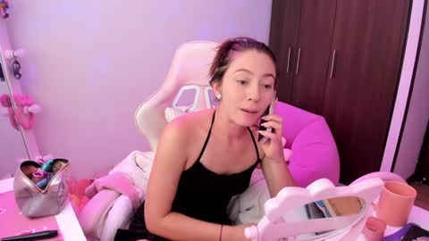 Snapshot of katrinrosex chatting on 12.15.24 Katrin online show from 12.15.24