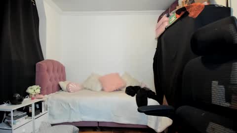 Snapshot of katrinrosex chatting on 11.08.25 Katrin online show from 11.08.25