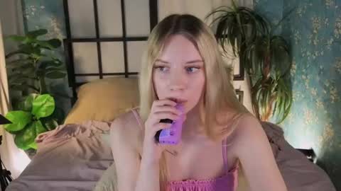 Snapshot of katt_yy chatting on 07.14.26 katt_yy online show from 07.14.26