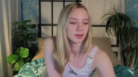 Snapshot of katt_yy chatting on 07.31.26 katt_yy online show from 07.31.26