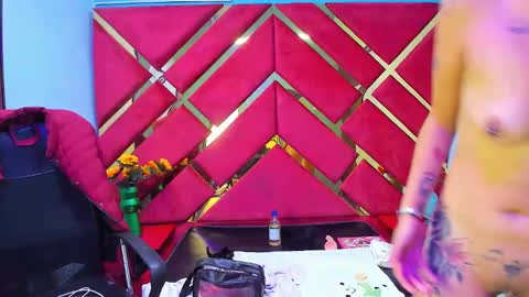 Snapshot of kattalella_luck chatting on 11.19.25 kattalella luck online show from 11.19.25