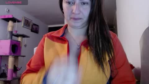 Snapshot of kattie_love chatting on 11.11.25 kattie online show from 11.11.25