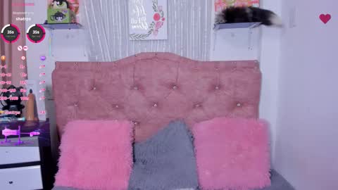 Snapshot of katty_cute26 chatting on 09.18.25 SAMANTHA online show from 09.18.25