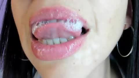 Snapshot of katty_mouth chatting on 06.14.26 Katty online show from 06.14.26