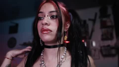      online show from 01.05.25