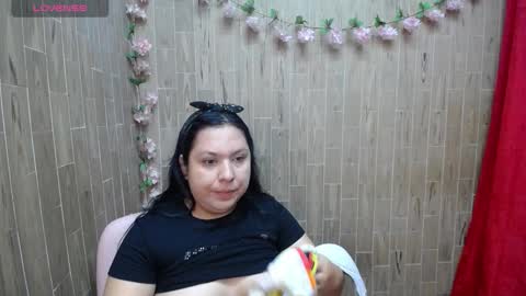 Snapshot of katy2425 chatting on 10.29.25 Katy online show from 10.29.25