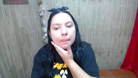 Snapshot of katy2425 chatting on 11.18.25 Katy online show from 11.18.25