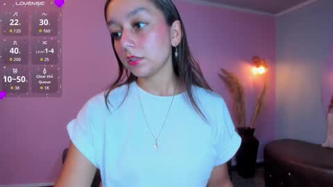 Snapshot of katy_sweet19 chatting on 11.04.25 Katy online show from 11.04.25