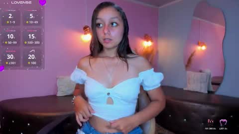 Snapshot of katy_sweet19 chatting on 11.12.25 Katy online show from 11.12.25