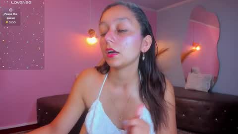 Snapshot of katy_sweet19 chatting on 11.21.25 Katy online show from 11.21.25